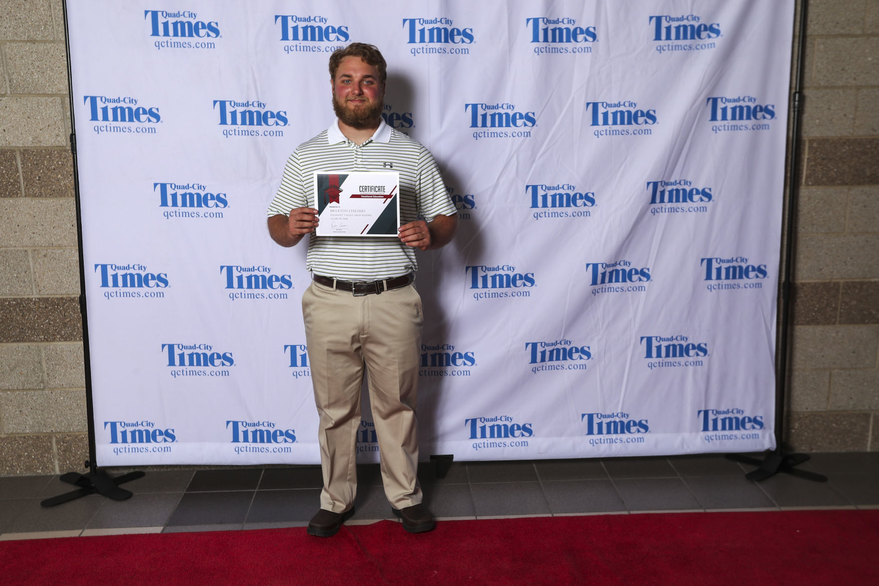 051518-salute-to-academics-red-carpet-077